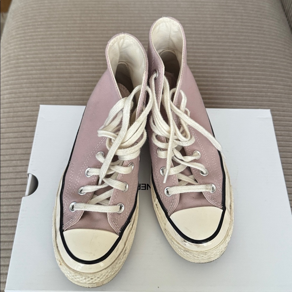 Converse Light Pink Canvas Sneakers. Women size 7